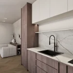 Dizajn interijera stana u Trogiru - elegantni bezvremenski dizajn kuhinje i dnevnog boravka u zemljanim tonovima. Prostor koji opušta i smiruje.